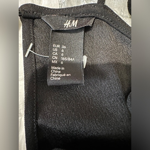 H&M simple but elegant dress - Picture 5 of 6